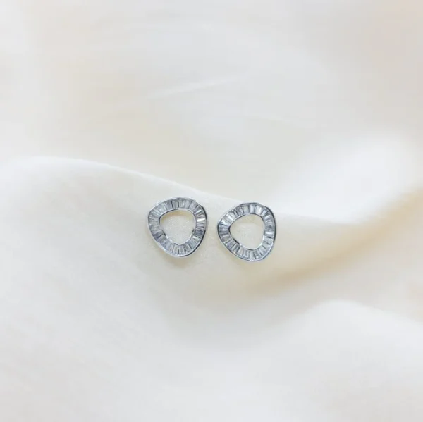 small anti tarnish stud Earrings For Women