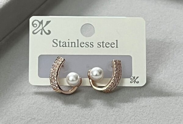 small anti tarnish stud Earrings For Women