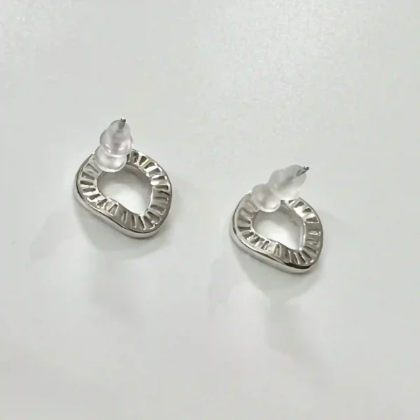 small anti tarnish stud Earrings For Women