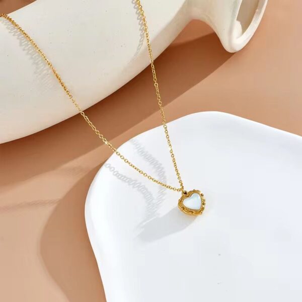 Gold heart mother of pearl necklace