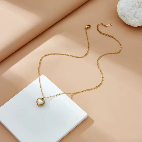 Gold heart mother of pearl necklace