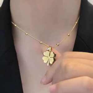 Clover leaf anti tarnish necklace