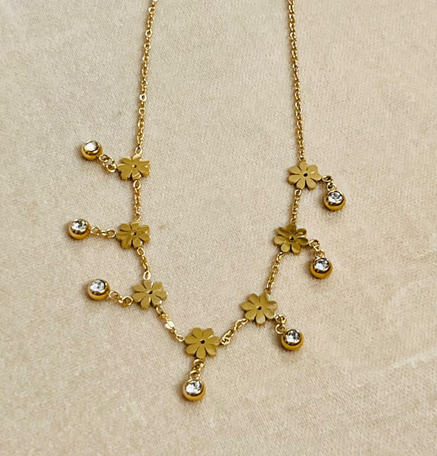 Gold Daisy flower charm anti tarnish necklace with cubic zirconia